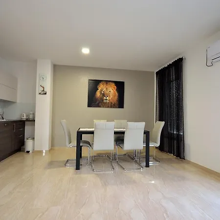 With A Parking Space Tribunj, Vodice - 16884 Apartamento Tribalj