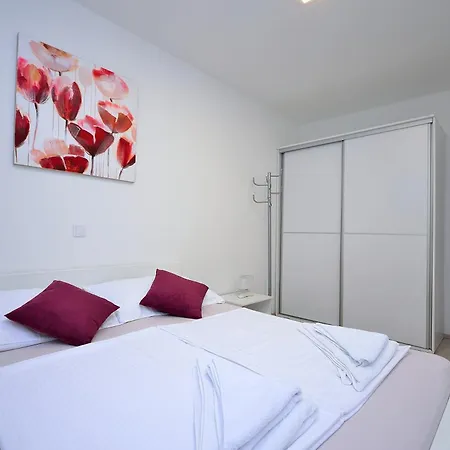 Apartamento With A Parking Space Tribunj, Vodice - 16884 Tribalj