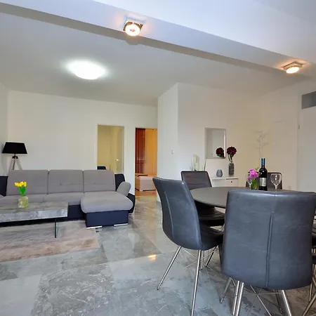 With A Parking Space Tribunj, Vodice - 16884 Apartamento Tribalj
