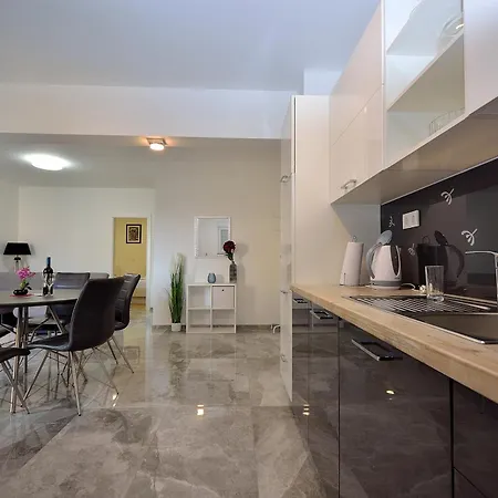 With A Parking Space Tribunj, Vodice - 16884 Apartamento *