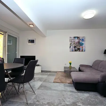 With A Parking Space Tribunj, Vodice - 16884 Apartamento *